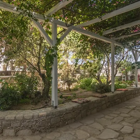 Thalassitra Private Pool * آداماس