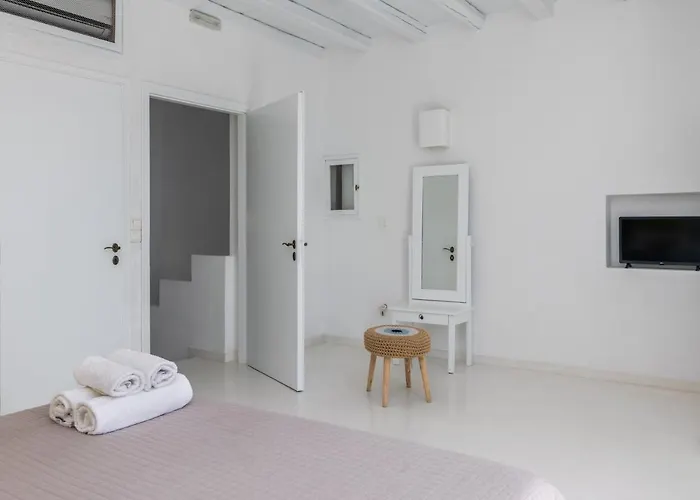 Hotel Thalassitra Private Pool Adamantas (Milos)