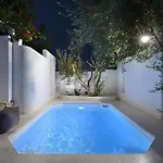 Thalassitra Private Pool *