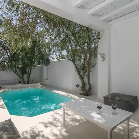 Thalassitra Private Pool