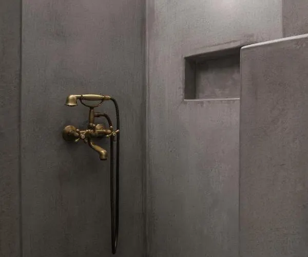 Thalassitra Private Pool Adamantas (Milos)