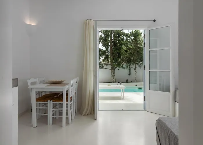 Thalassitra Private Pool Hotel Adamantas (Milos)