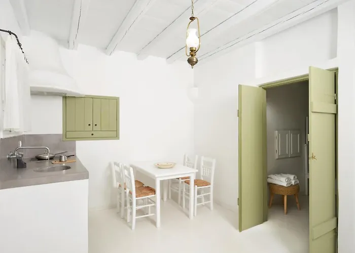 Thalassitra Private Pool * Adamantas (Milos)