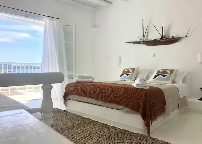 Thalassitra Private Pool Adamantas (Milos)