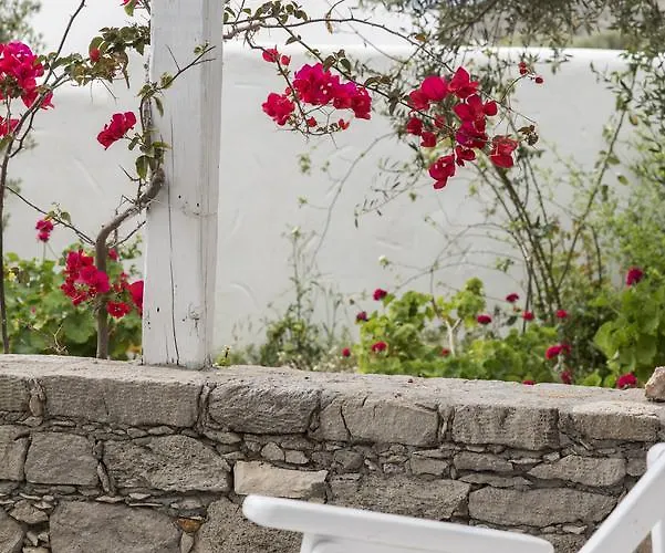 Thalassitra Private Pool Hotel Adamantas (Milos)